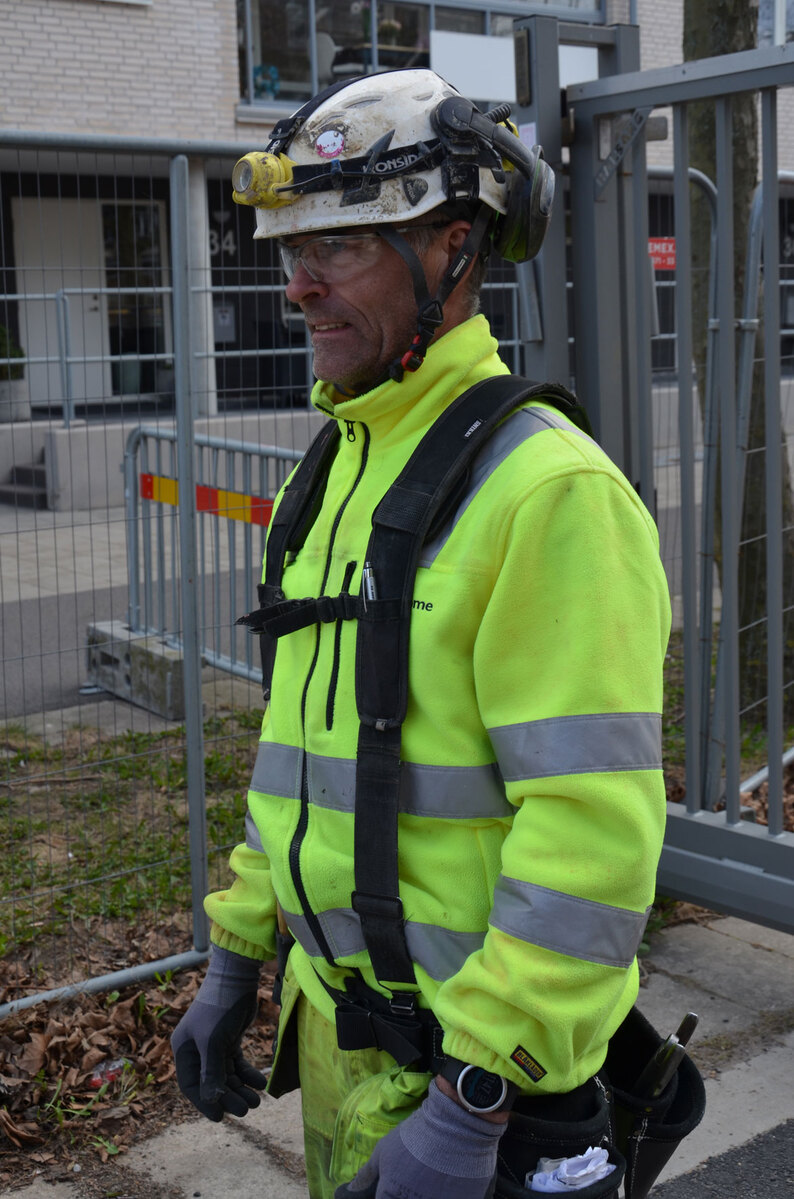 AXELSKYDD BRACHIA INKL HÄNGSLEN STRL L